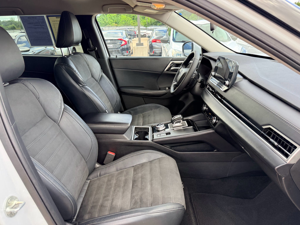 Used 2023 Mitsubishi Outlander SE FWD image 14