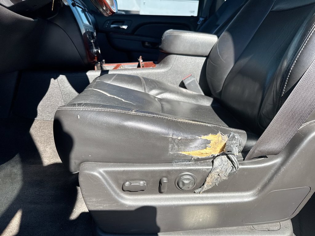Used 2012 Chevrolet Avalanche LTZ AWD/4WD image 14