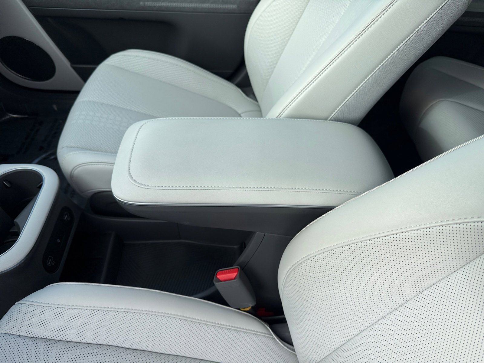 Used 2023 Hyundai Ioniq 5 Limited image 14