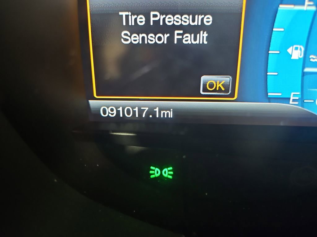 Used 2017 Ford Edge SEL w/ Equipment Group 201A image 17