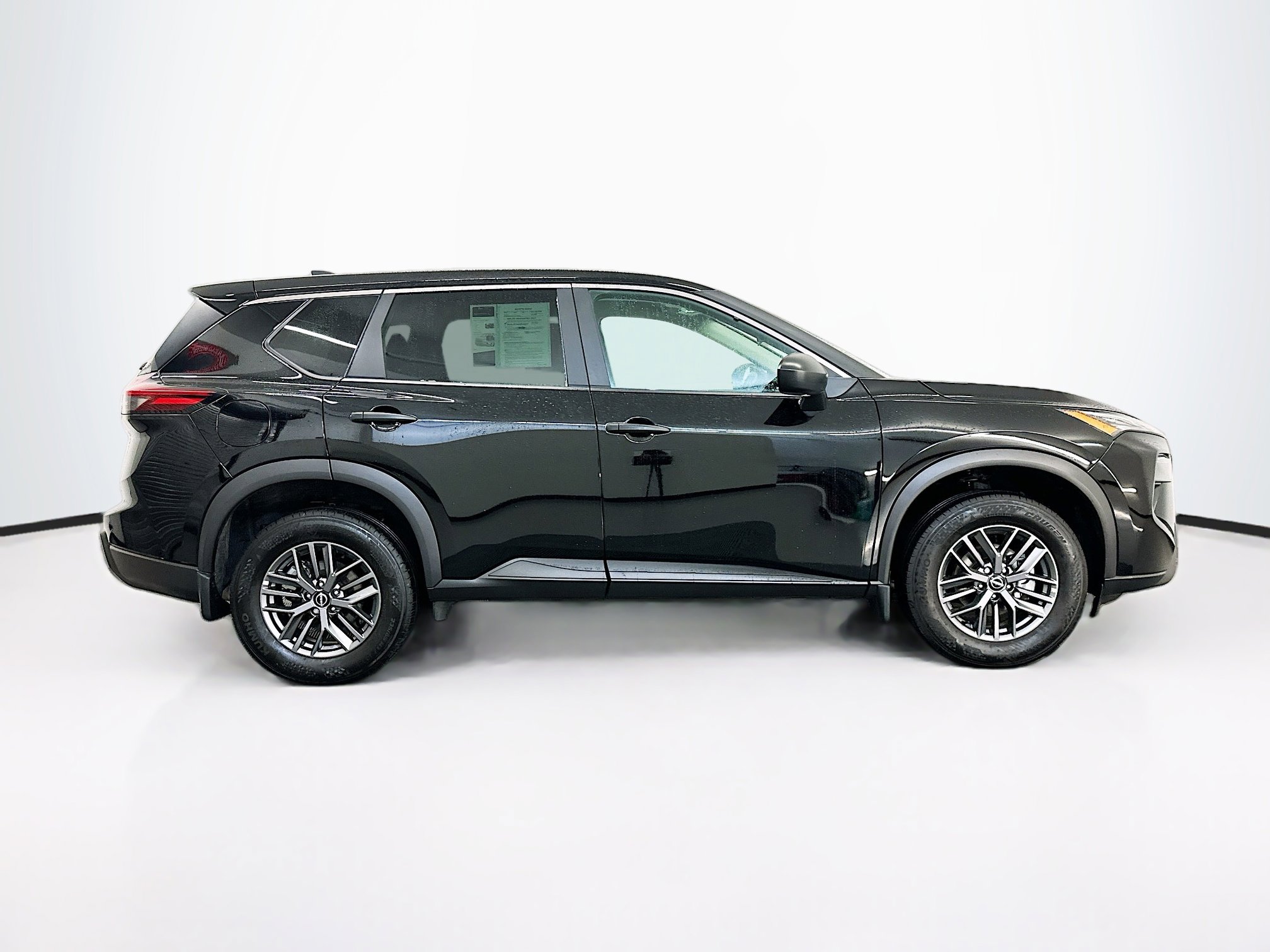 Used 2024 Nissan Rogue S AWD/4WD image 10