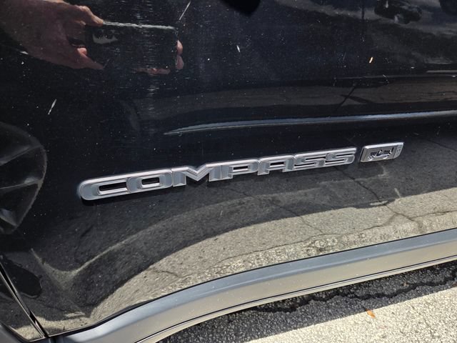 Used 2021 Jeep Compass Latitude w/ Sun and Sound Group AWD/4WD image 5