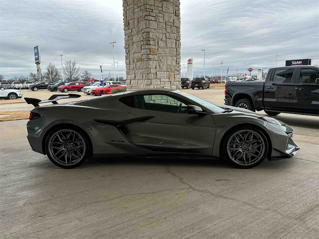 Used 2024 Chevrolet Corvette Z06 w/ Z07 Performance Package image 4