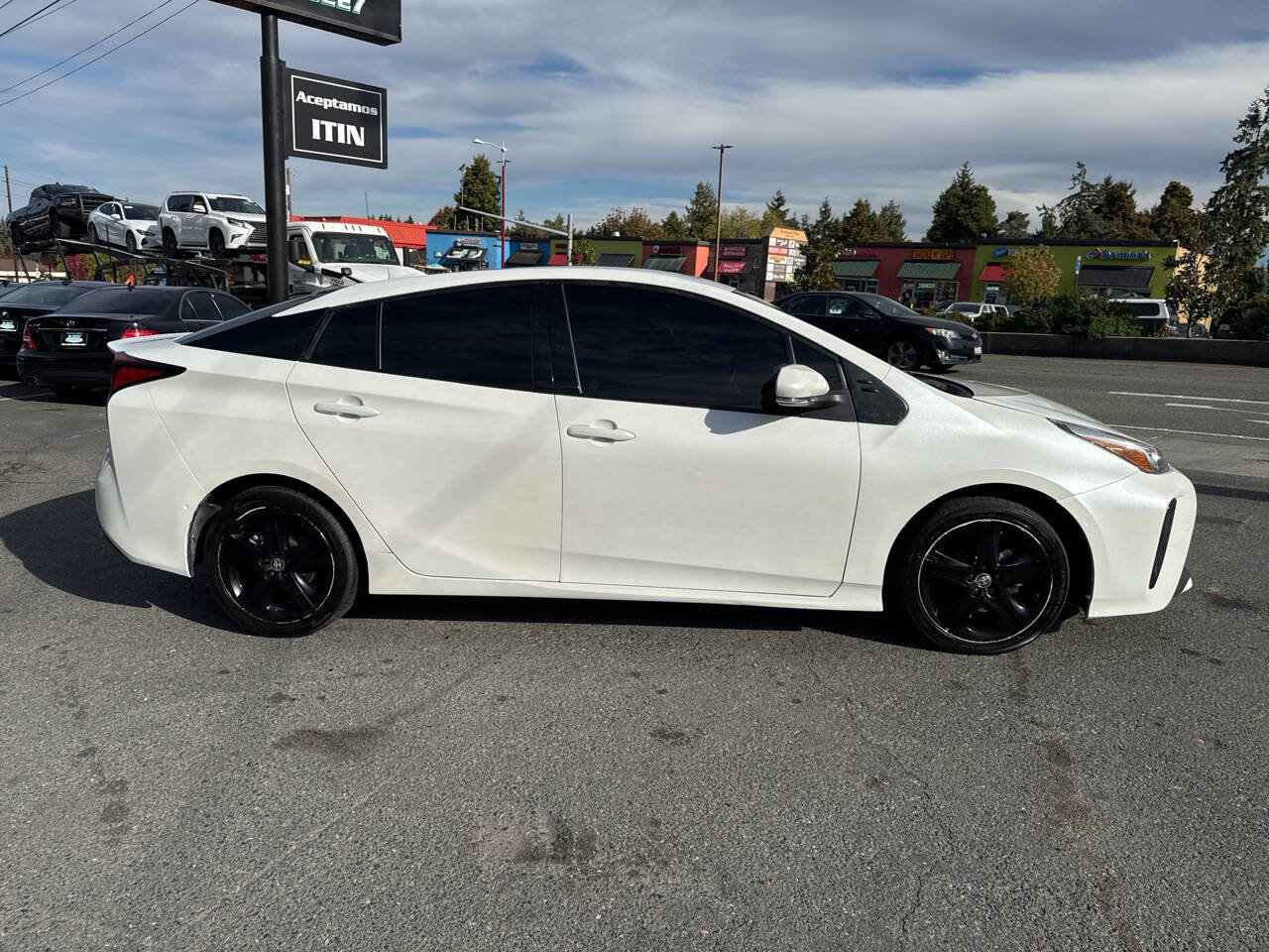 Used 2021 Toyota Prius image 9