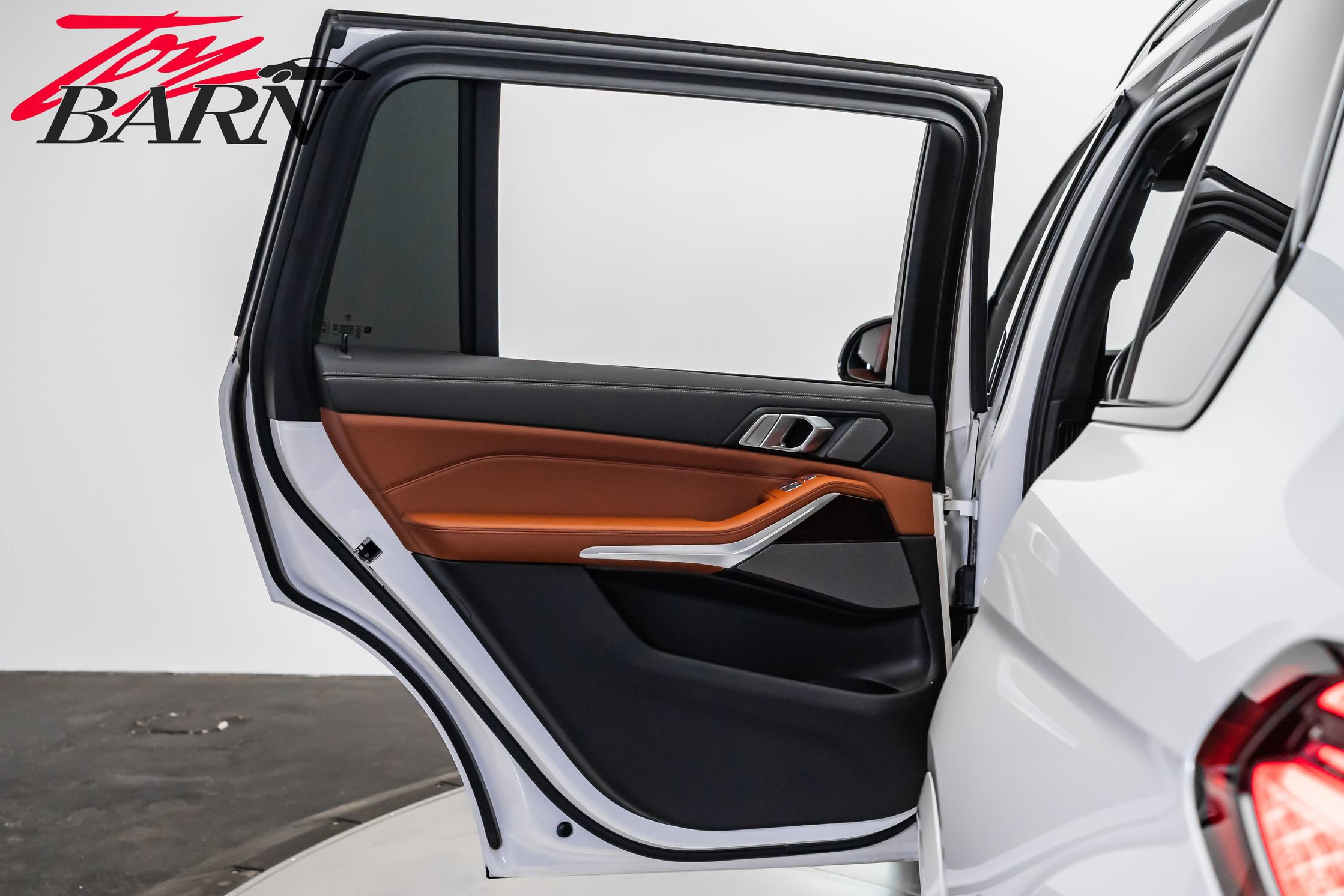 Used 2024 BMW X7 M60i w/ Executive Package image 45