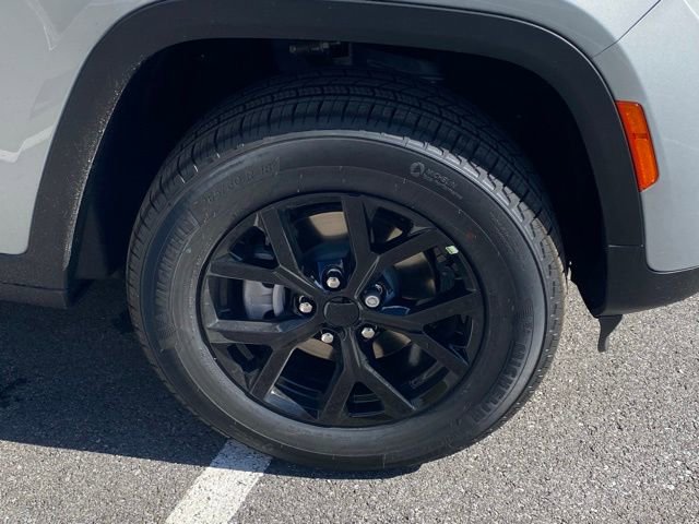 New 2025 Jeep Grand Cherokee Altitude w/ Trailer Tow Package image 11