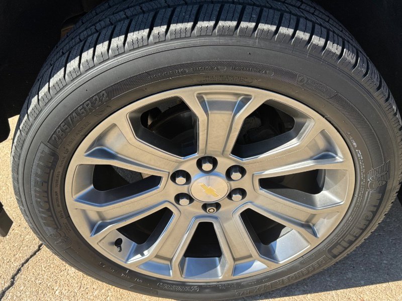 Used 2018 Chevrolet Silverado 1500 High Country image 34