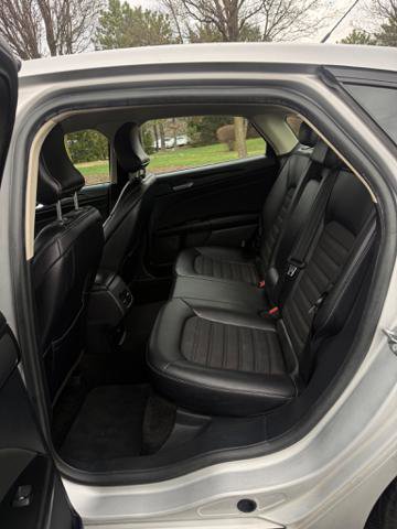 Used 2018 Ford Fusion SE w/ Equipment Group 201A image 11