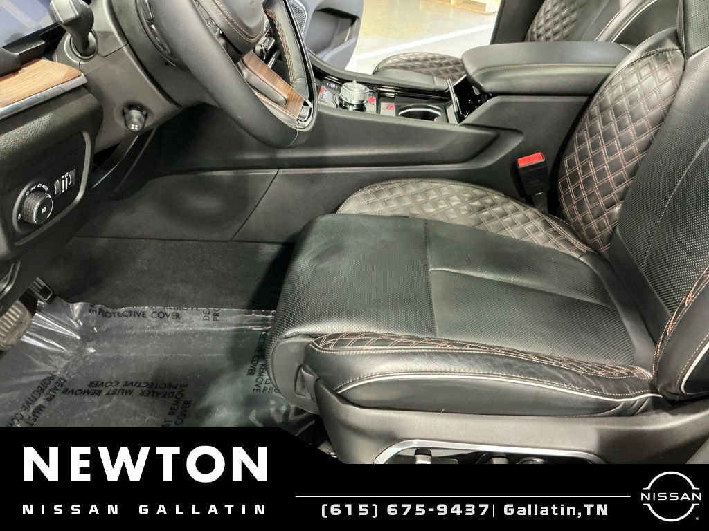 Used 2024 Jeep Grand Cherokee Summit AWD/4WD image 19