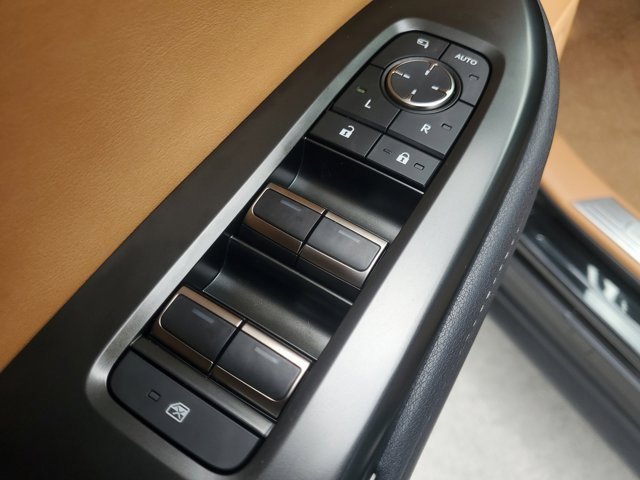 Used 2024 Lexus RZ 300e Premium image 27