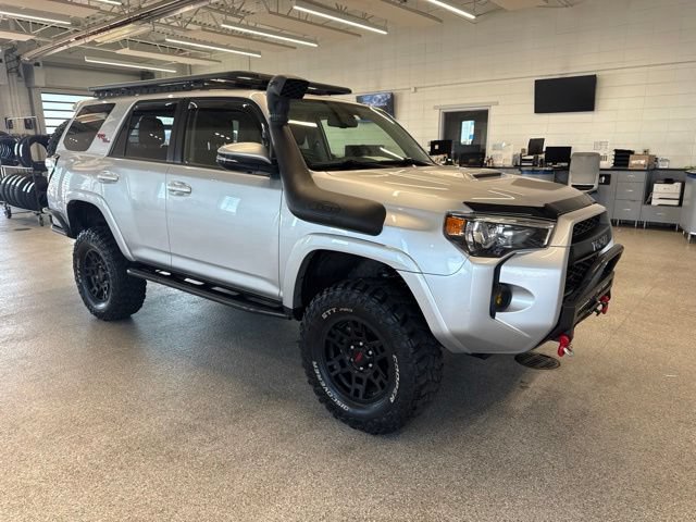 Used 2019 Toyota 4Runner TRD Off-Road Premium AWD/4WD image 3