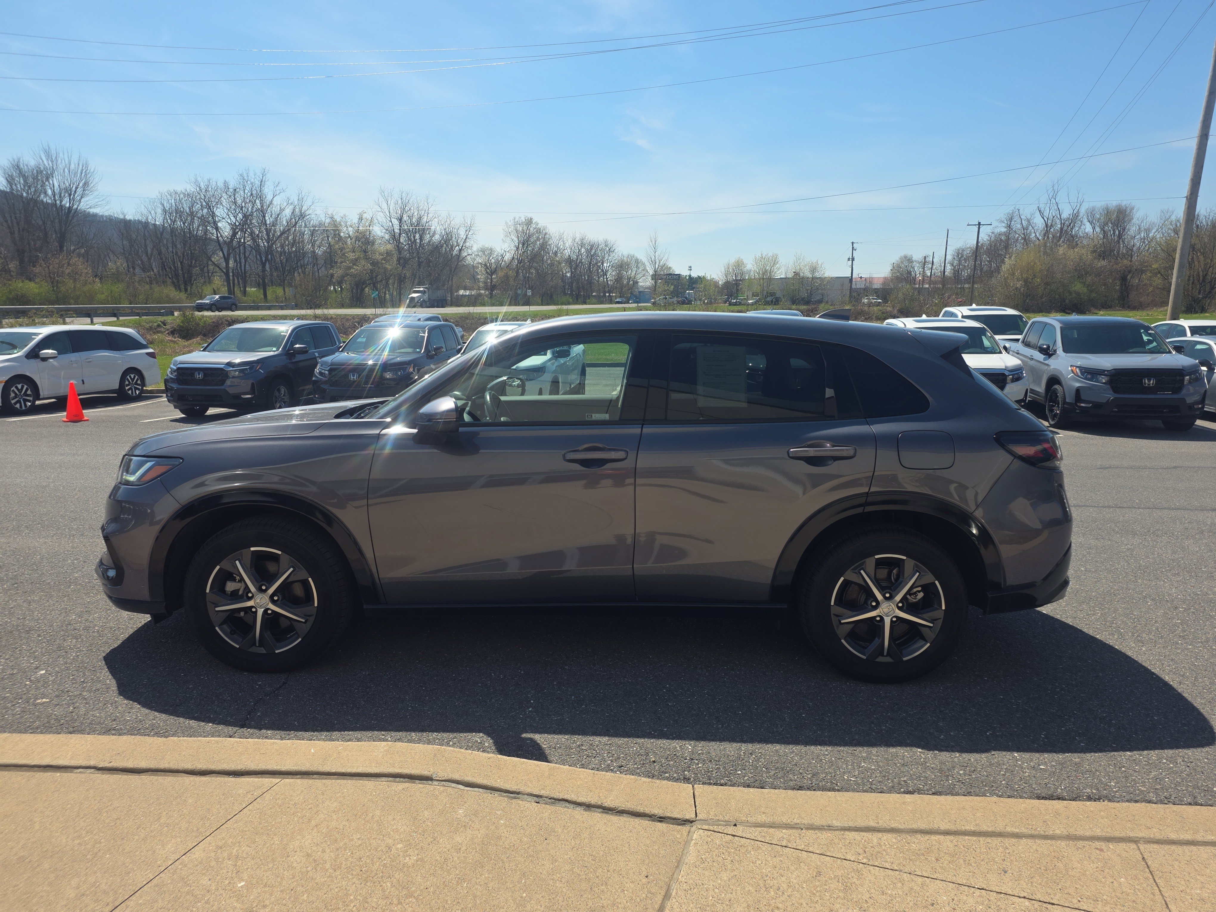 Used 2023 Honda HR-V EX-L image 8