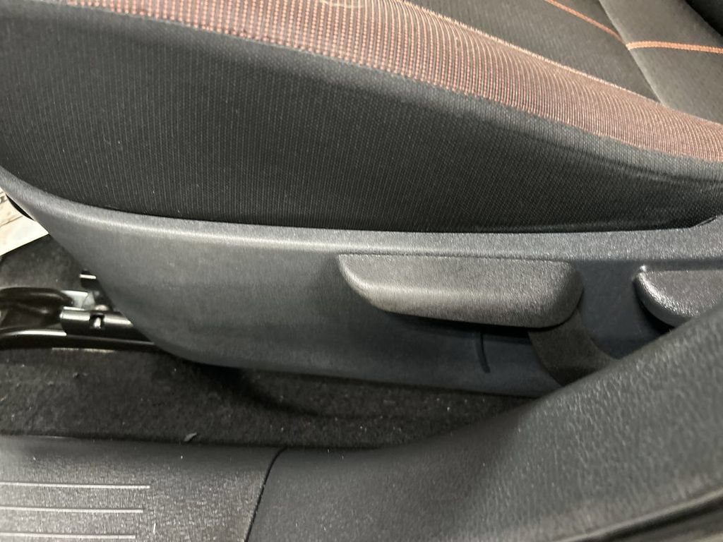 Used 2020 Nissan Versa SR w/ Convenience Package FWD image 10