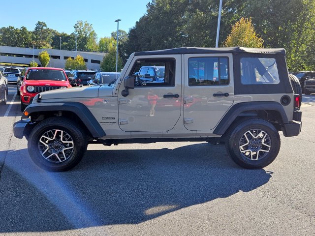 Used 2018 Jeep Wrangler Unlimited Sport w/ Connectivity Group AWD/4WD image 10