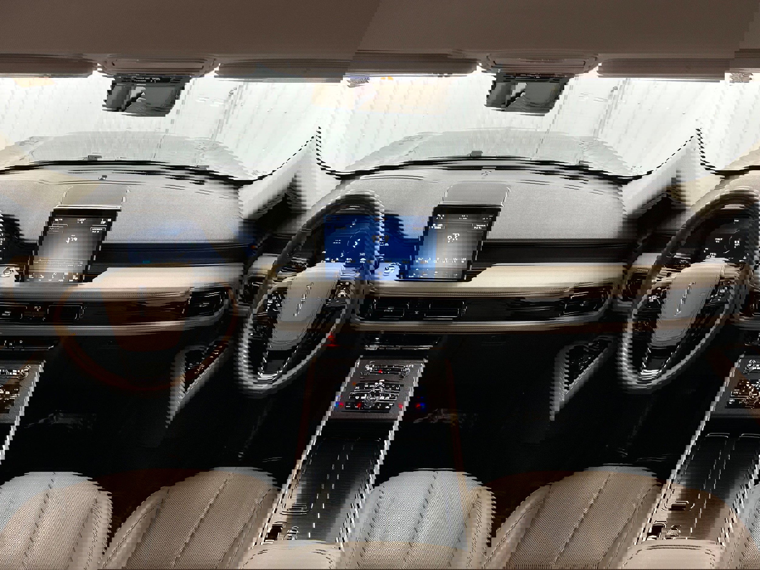 Used 2020 Lincoln Aviator Reserve w/ Class IV Trailer Tow Package image 13