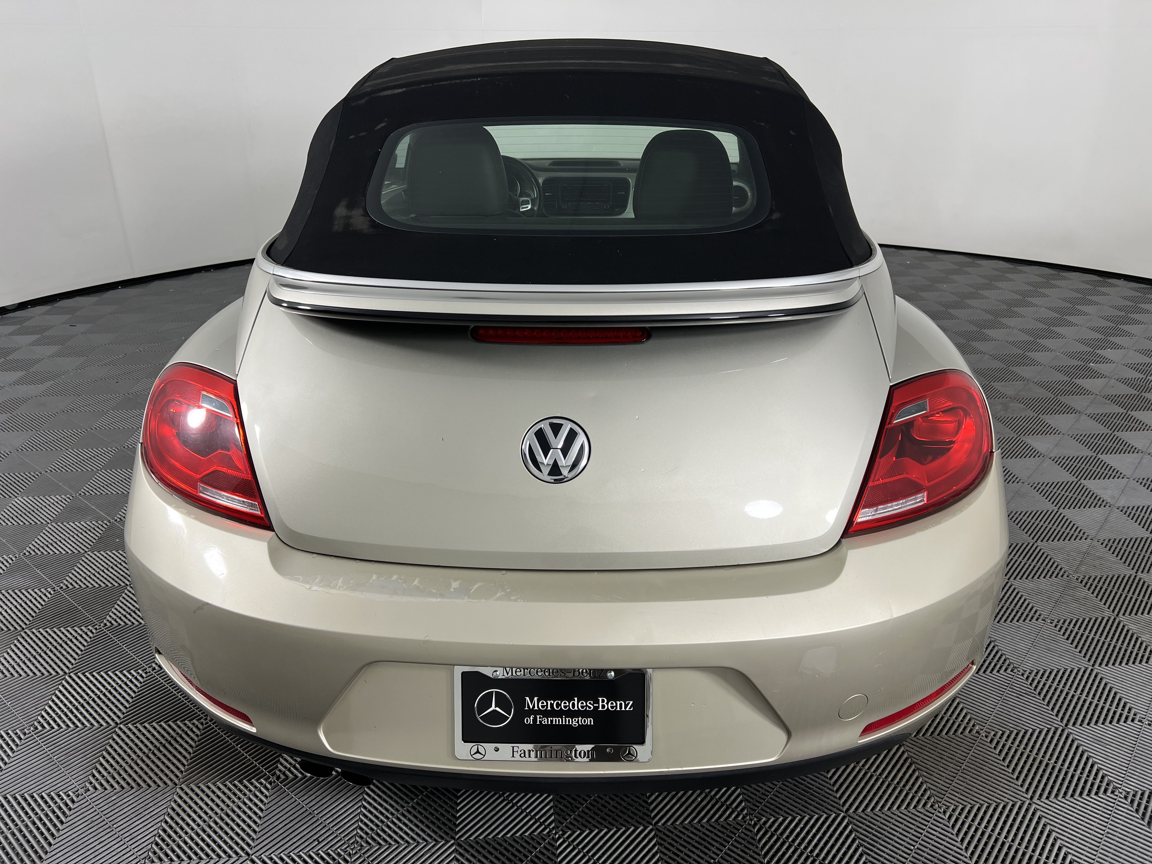 Used 2015 Volkswagen Beetle 1.8T FWD image 16