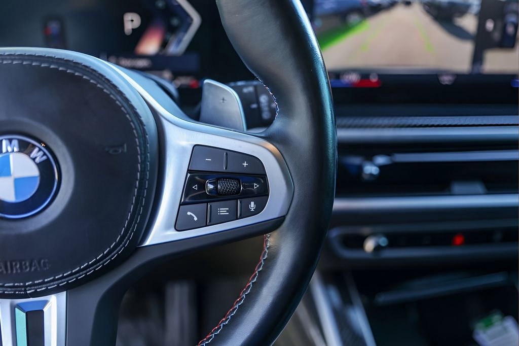 Used 2023 BMW X7 M60i w/ Climate Comfort Package image 13