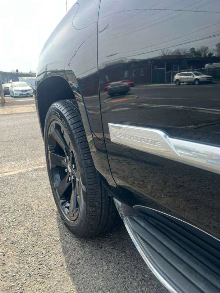 Used 2016 Cadillac Escalade ESV Luxury image 15