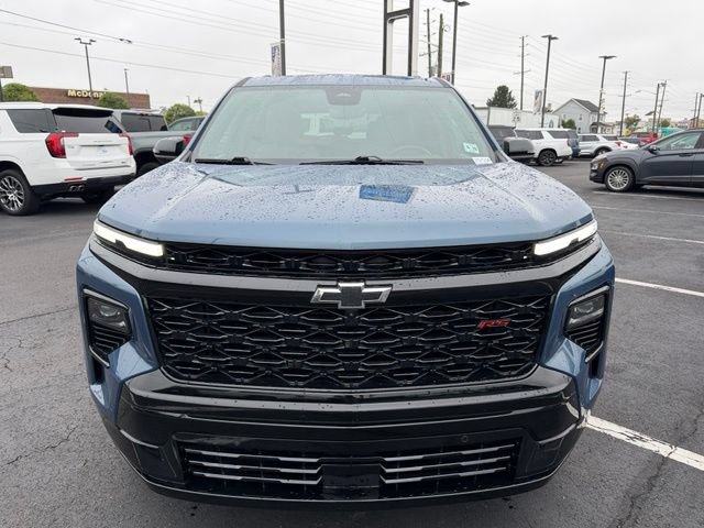 Used 2024 Chevrolet Traverse RS FWD image 2