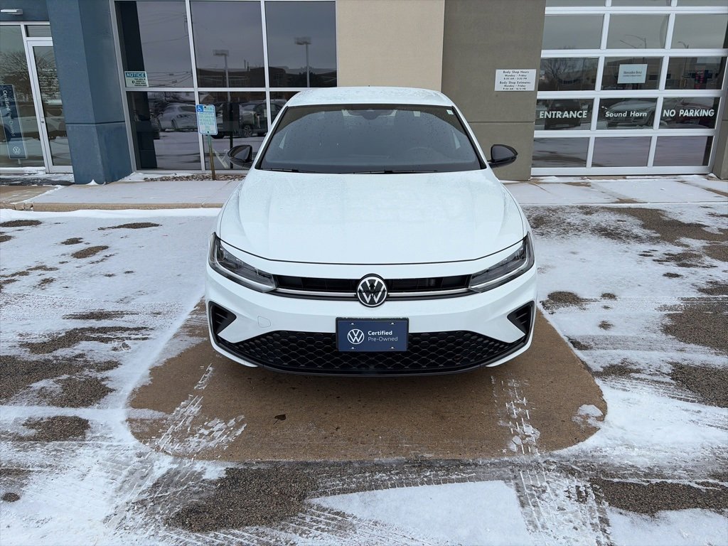 Certified 2025 Volkswagen Jetta Sport image 3