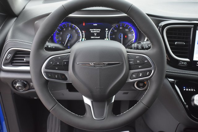 New 2026 Chrysler Pacifica Select image 20