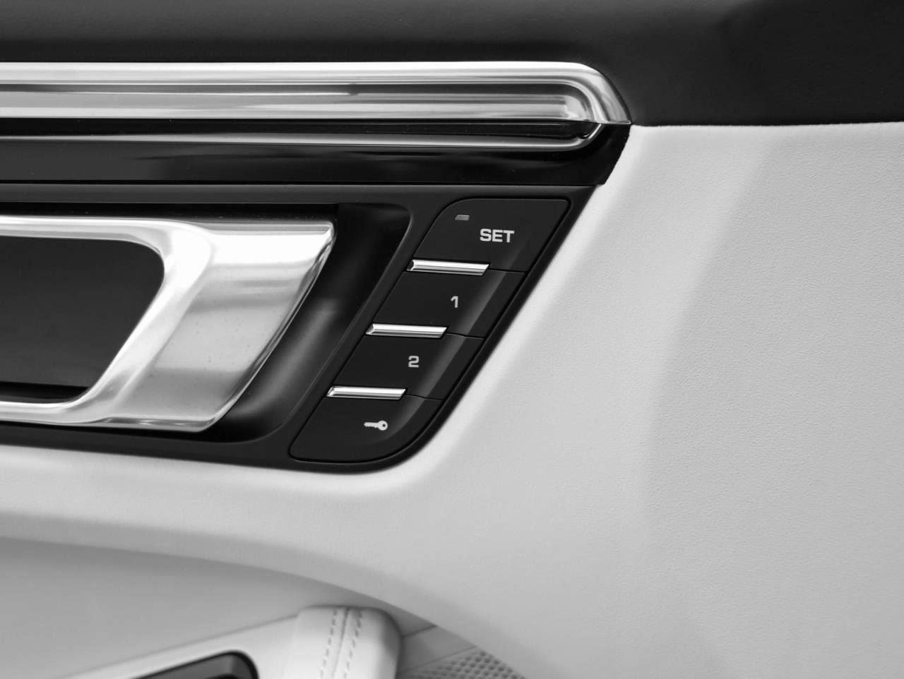 New 2025 Porsche Macan image 23