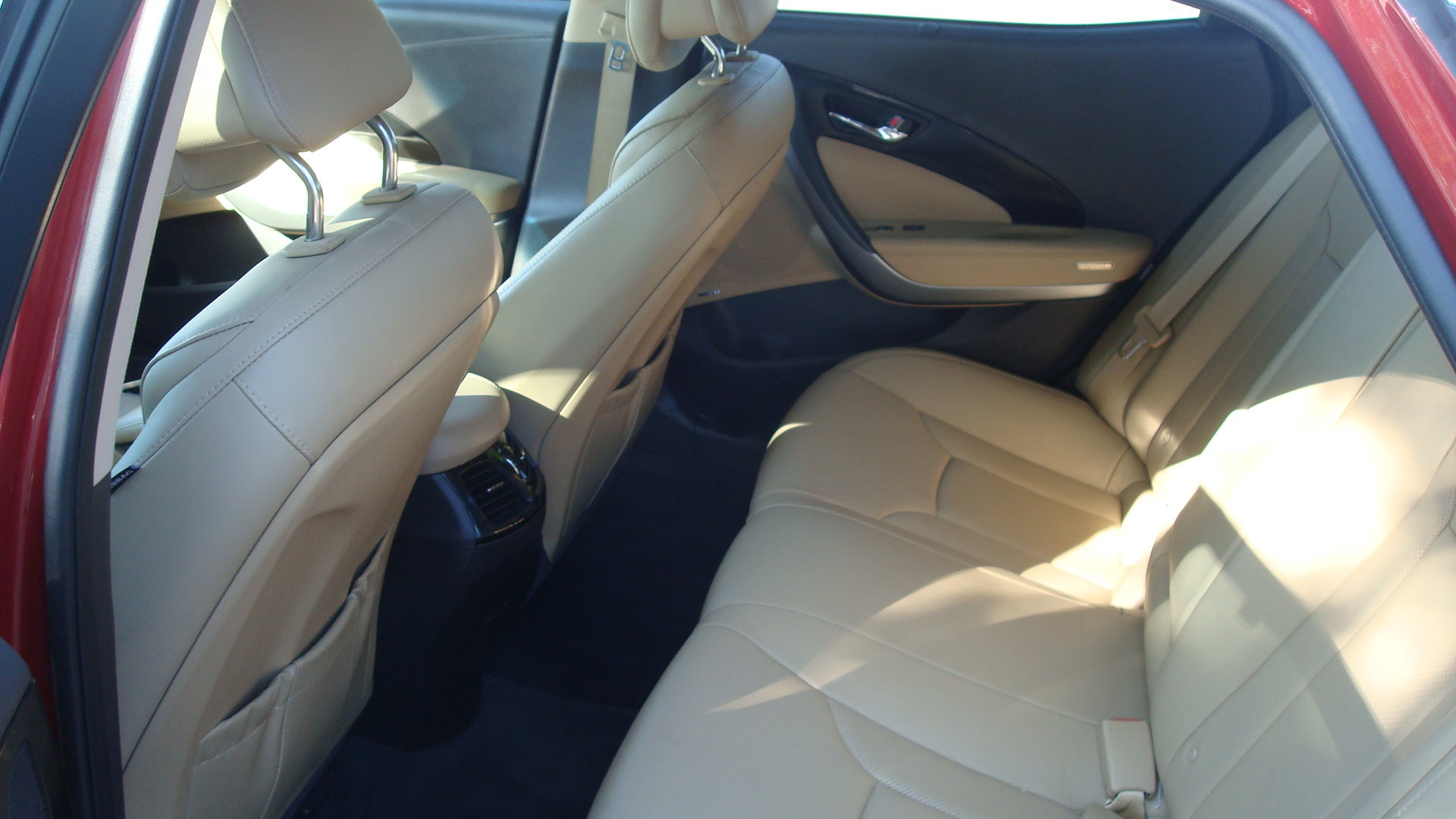 Used 2014 Hyundai Azera Limited w/ Option Group 02 FWD image 7
