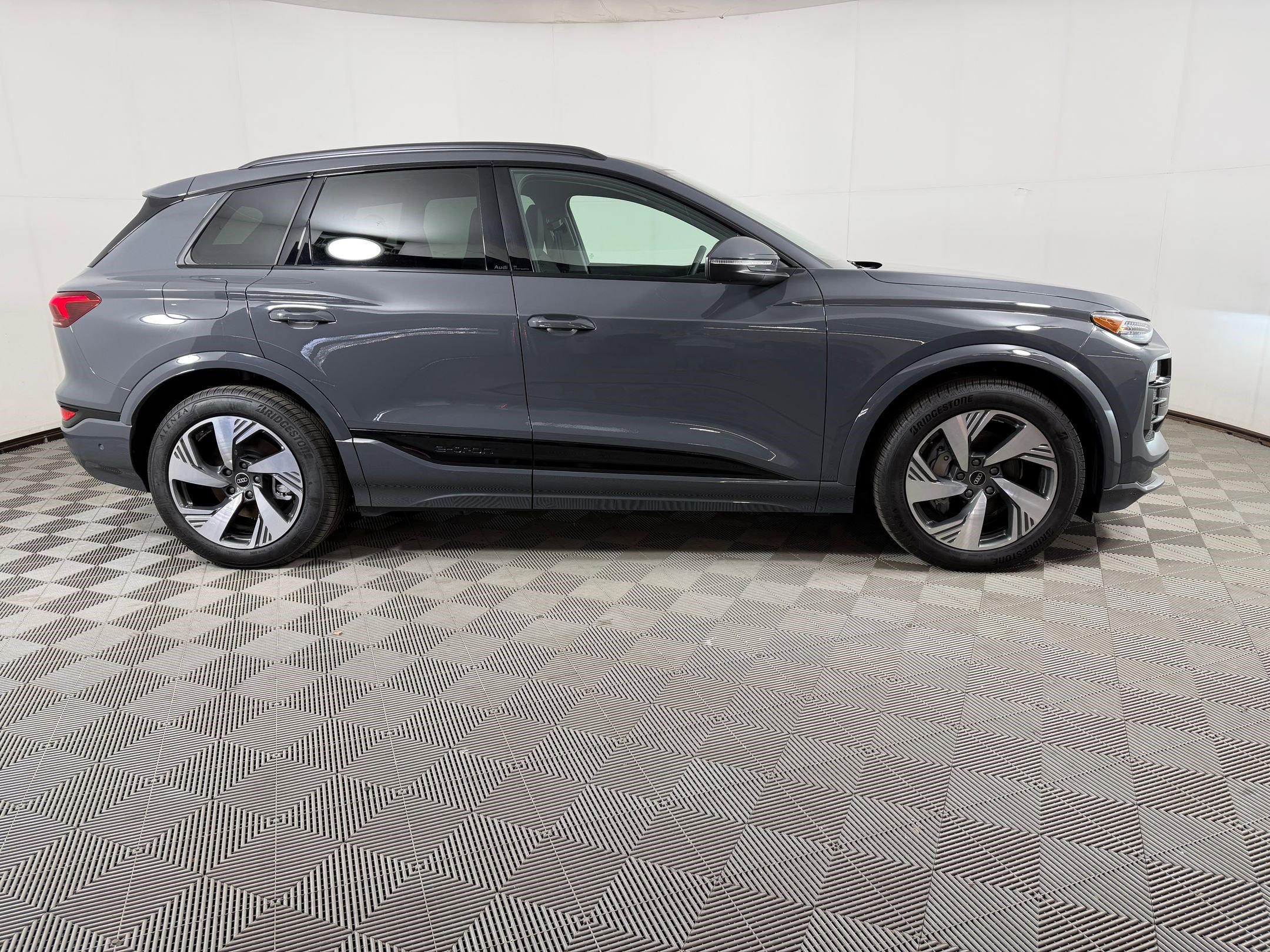 Used 2025 Audi Q6 e-tron Prestige w/ Black Warm Weather Package AWD/4WD image 8