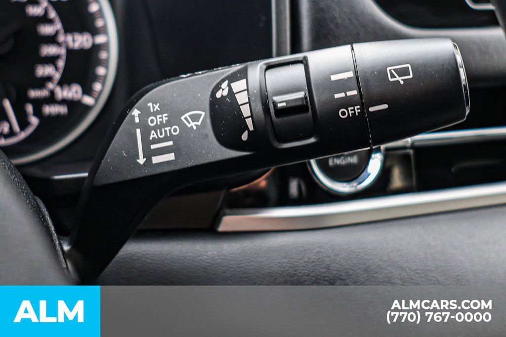 Used 2025 Mitsubishi Outlander SE image 36