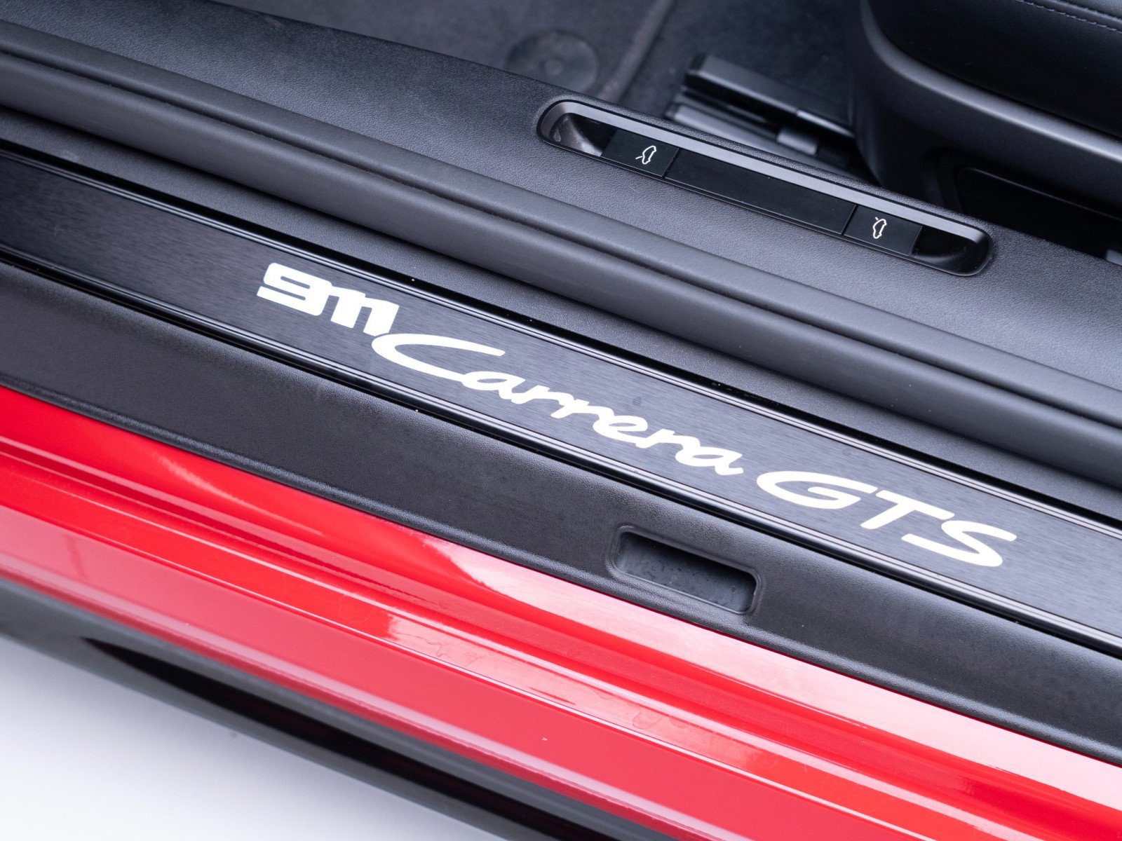 Certified 2025 Porsche 911 Carrera 4 GTS image 15