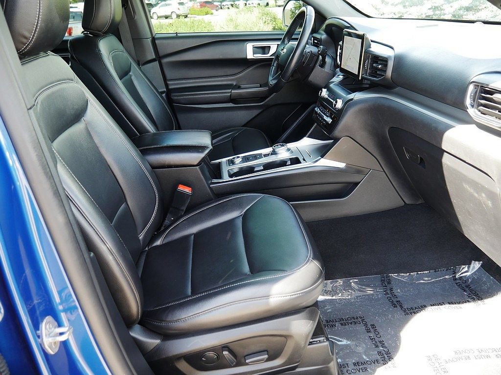 Used 2020 Ford Explorer XLT w/ Equipment Group 202A AWD/4WD image 61
