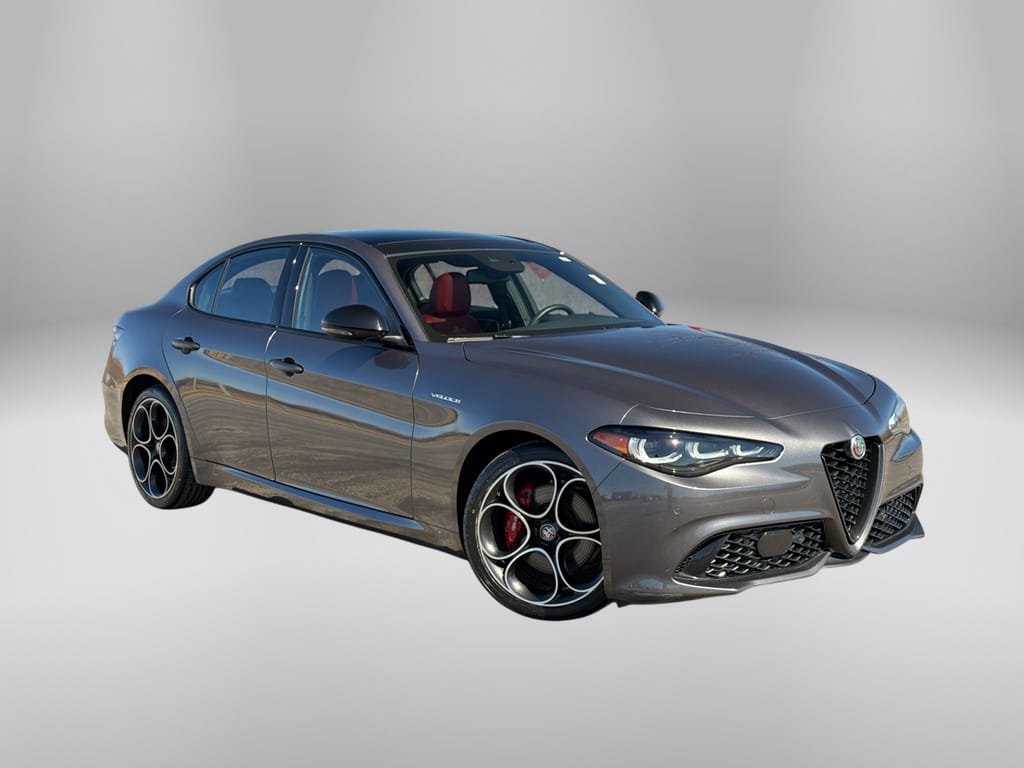 Used 2024 Alfa Romeo Giulia Veloce AWD/4WD image 5