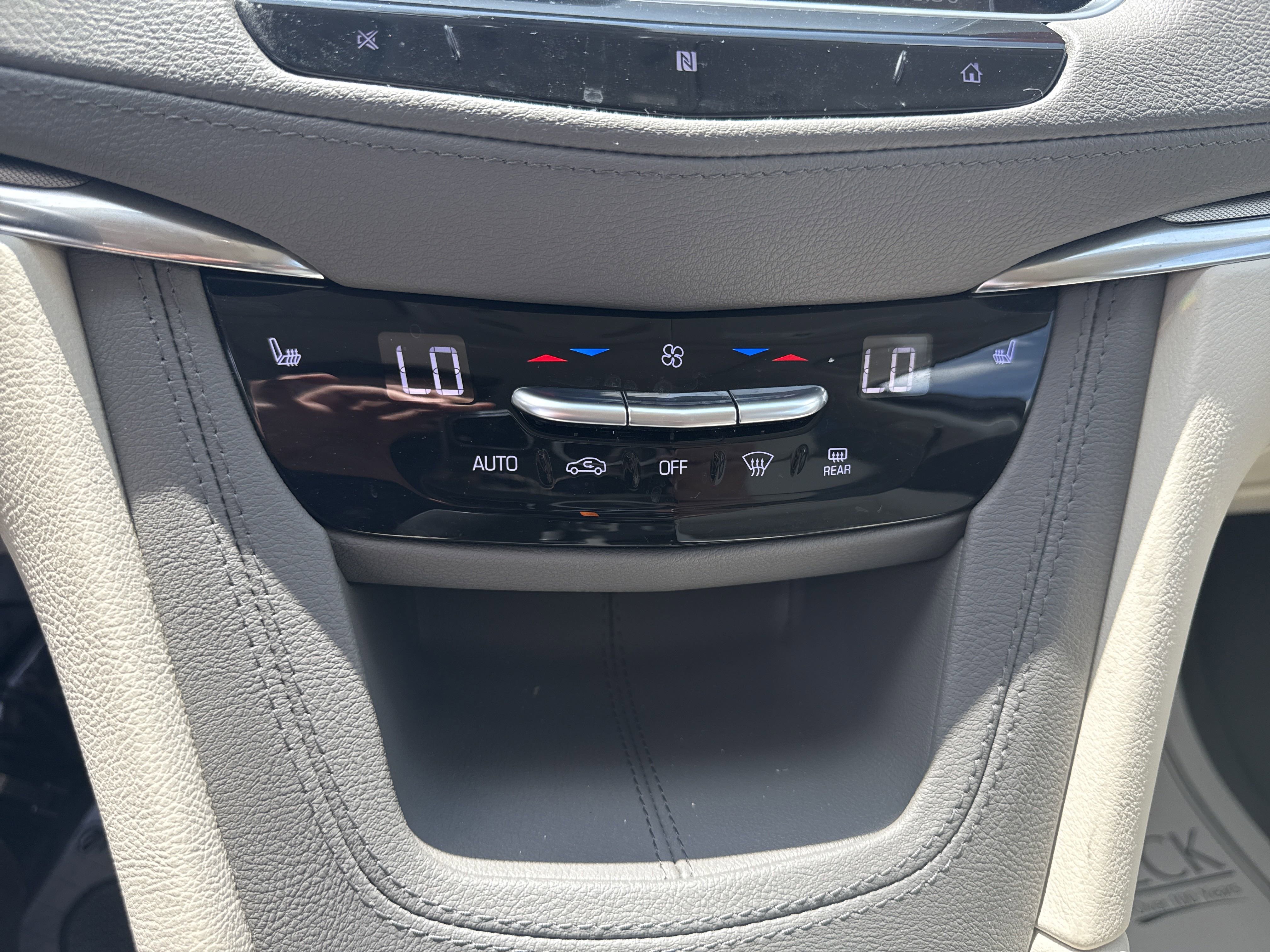 Used 2021 Cadillac XT5 Premium Luxury w/ LPO, Premium Carpet Package image 21