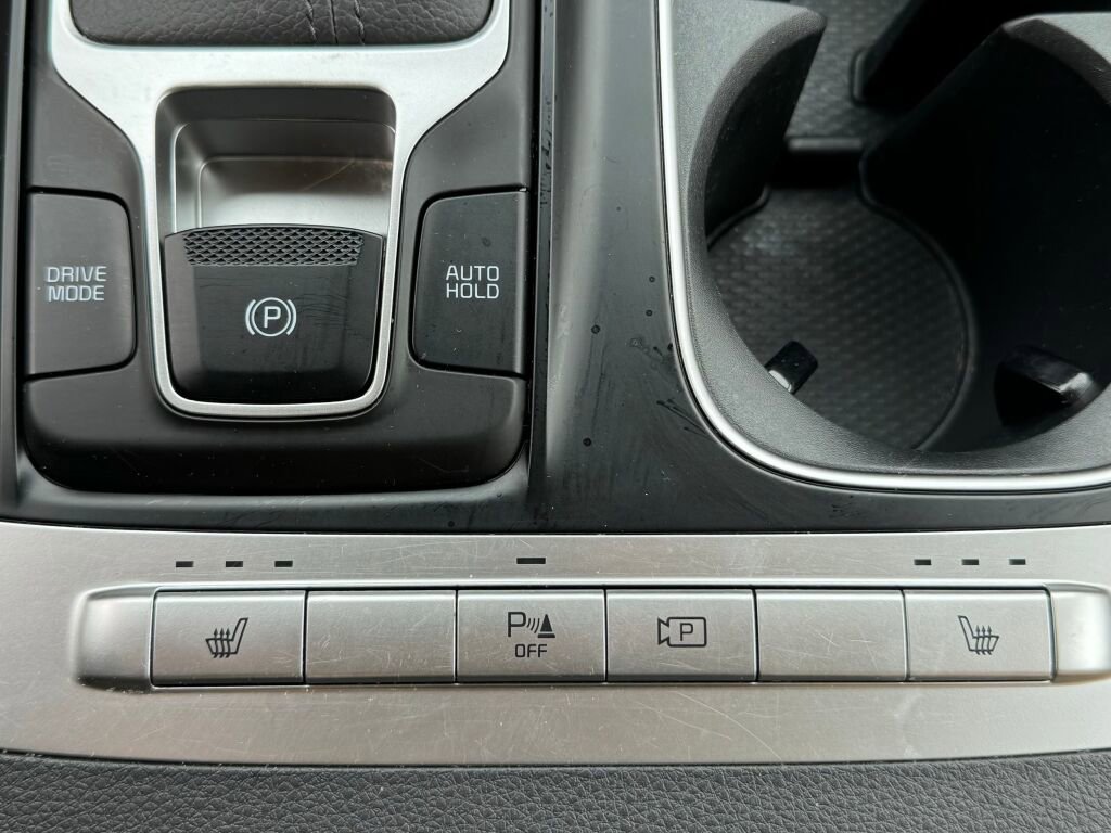 Used 2024 Kia Carnival LX image 31