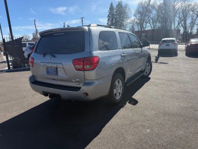 Used 2017 Toyota Sequoia SR5 w/ Premium Package AWD/4WD image 16