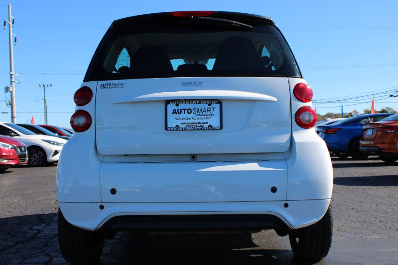 Used 2015 smart fortwo passion RWD image 5