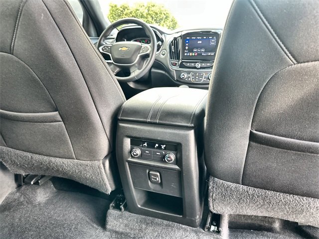 Used 2023 Chevrolet Traverse LT image 35