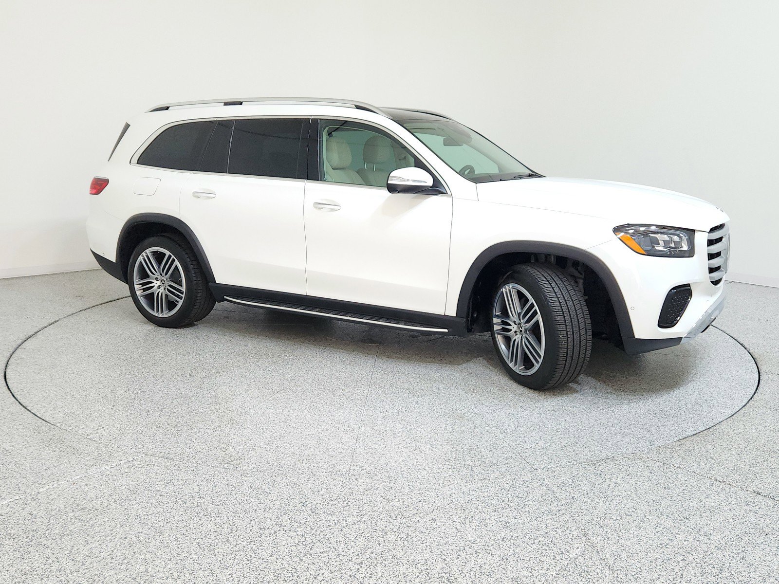 Certified 2025 Mercedes-Benz GLS 450 4MATIC image 5