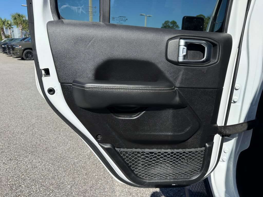 Used 2021 Jeep Wrangler Unlimited Sahara AWD/4WD image 10