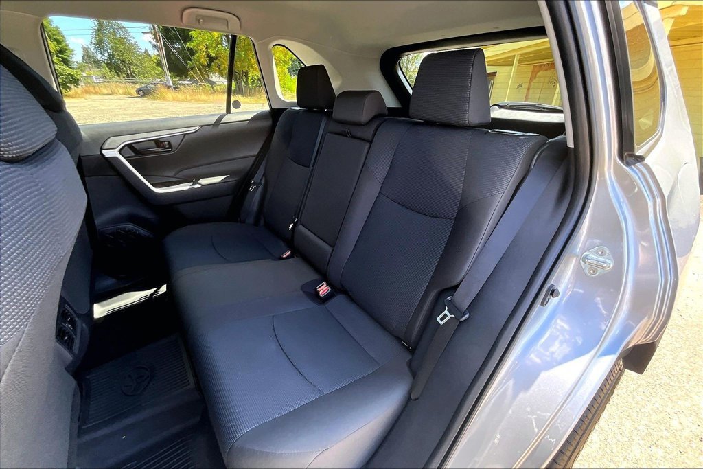 Used 2024 Toyota RAV4 LE AWD/4WD image 21