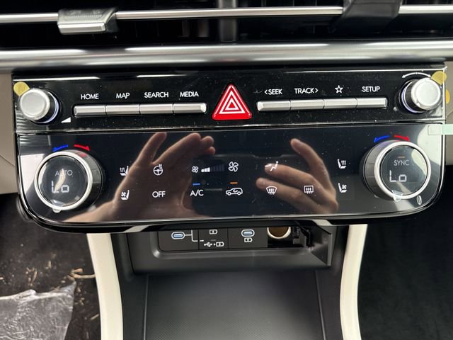 New 2025 Hyundai Tucson Limited image 29