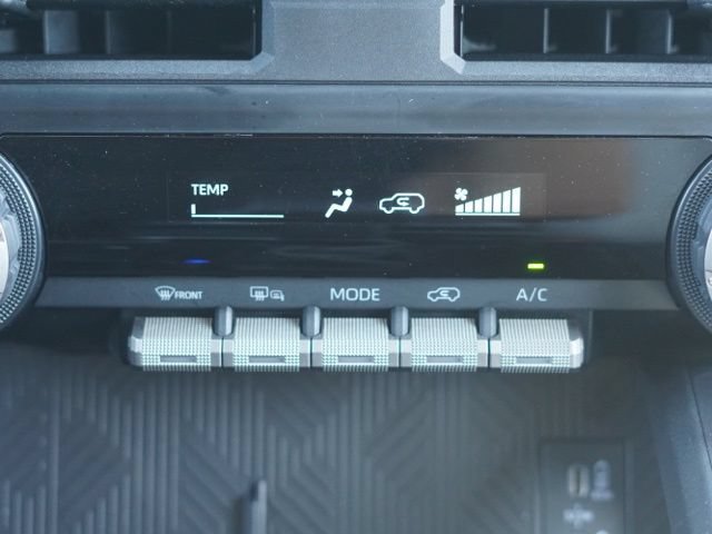 Used 2025 Toyota 4Runner SR5 AWD/4WD image 28