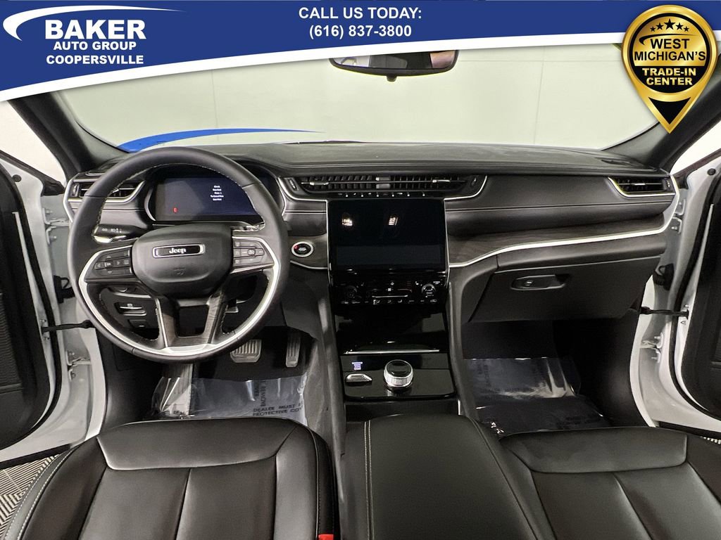 Used 2024 Jeep Grand Cherokee Limited w/ Black Appearance Package image 22