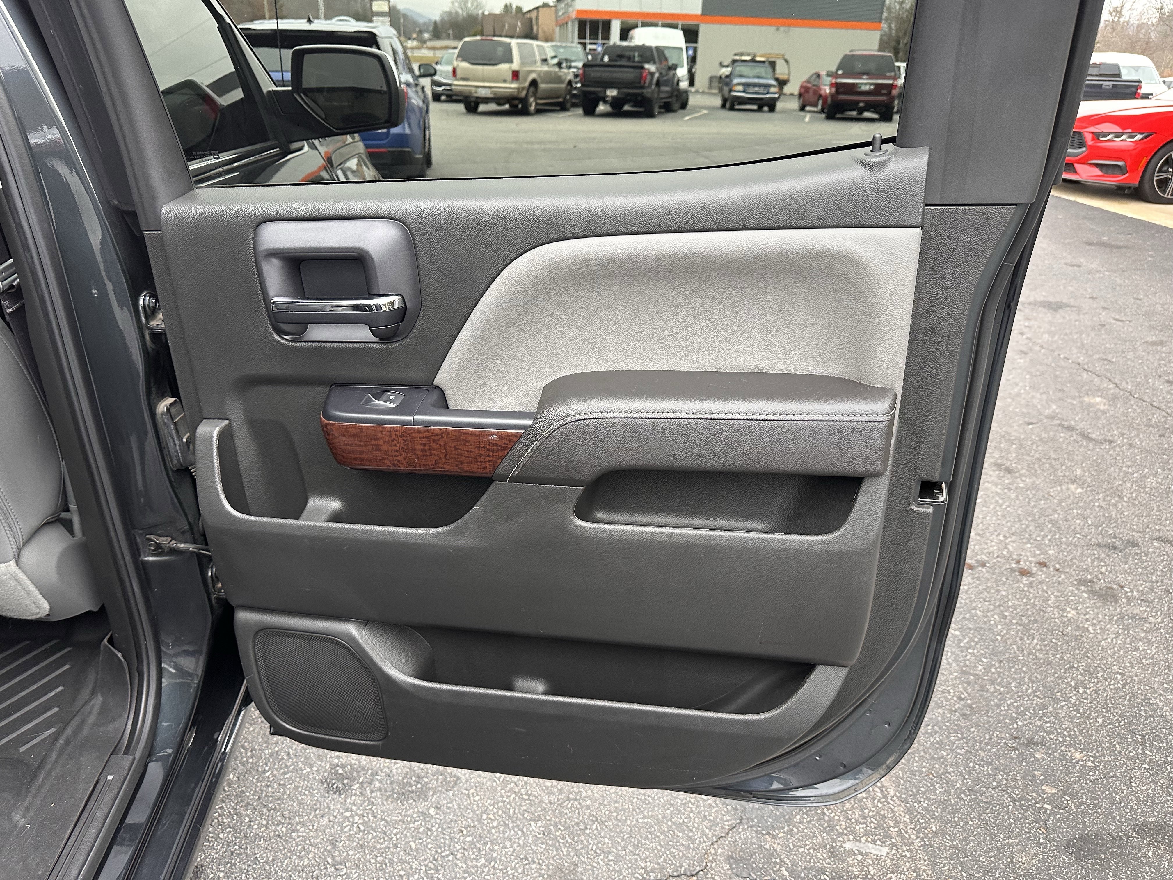 Used 2017 GMC Sierra 1500 SLT w/ SLT Premium Package image 15