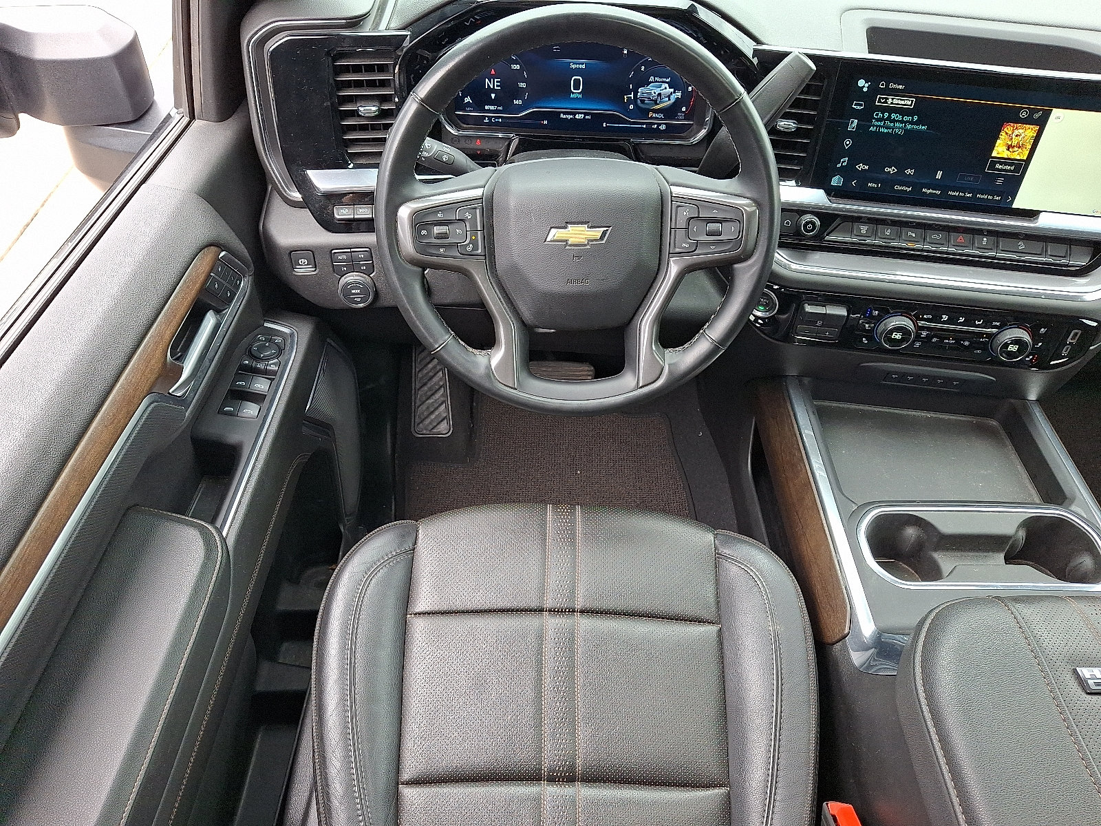 Certified 2025 Chevrolet Silverado 2500 High Country w/ High Country Premium Package AWD/4WD image 11