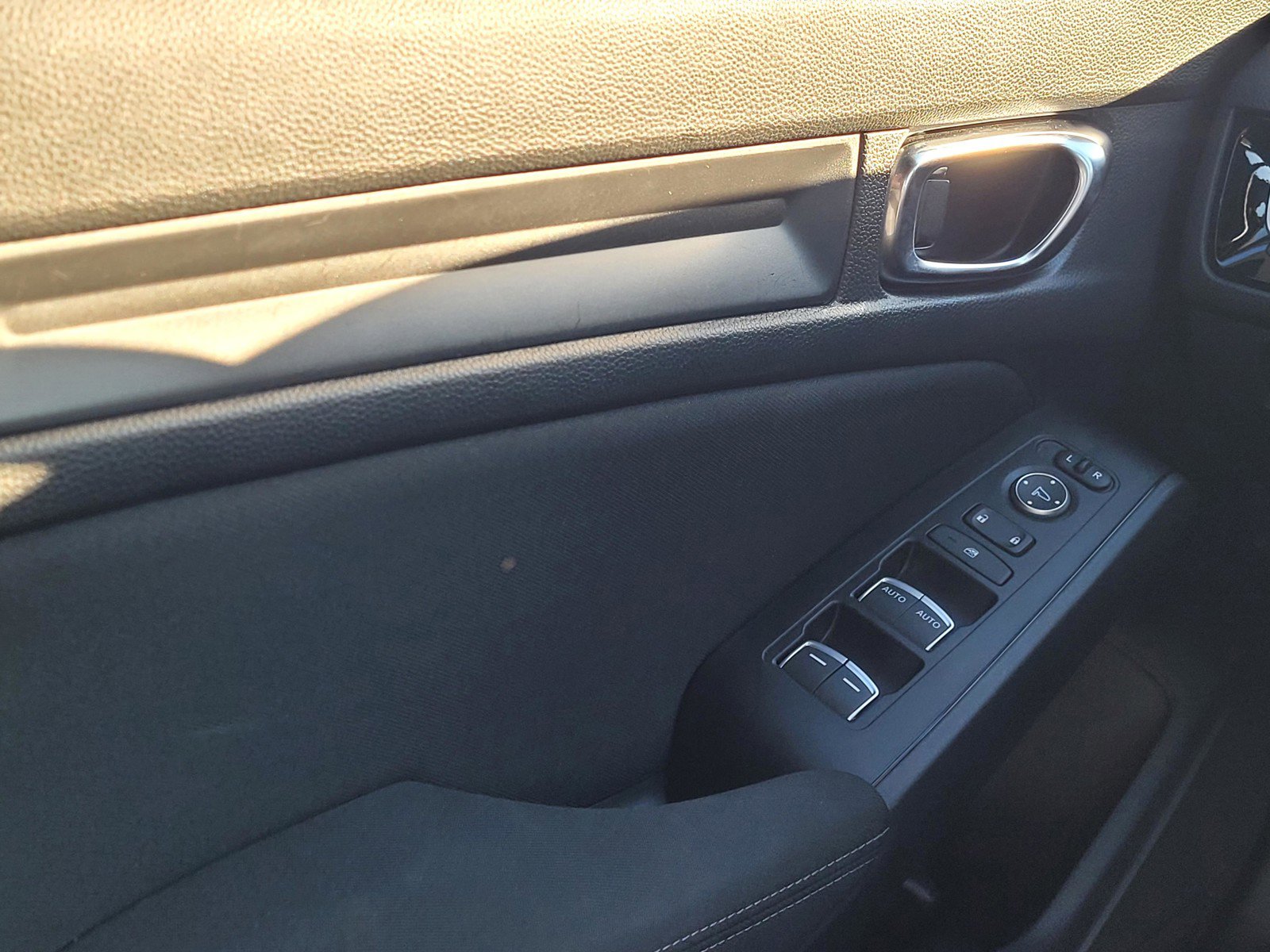 Used 2025 Honda Civic Sport image 30