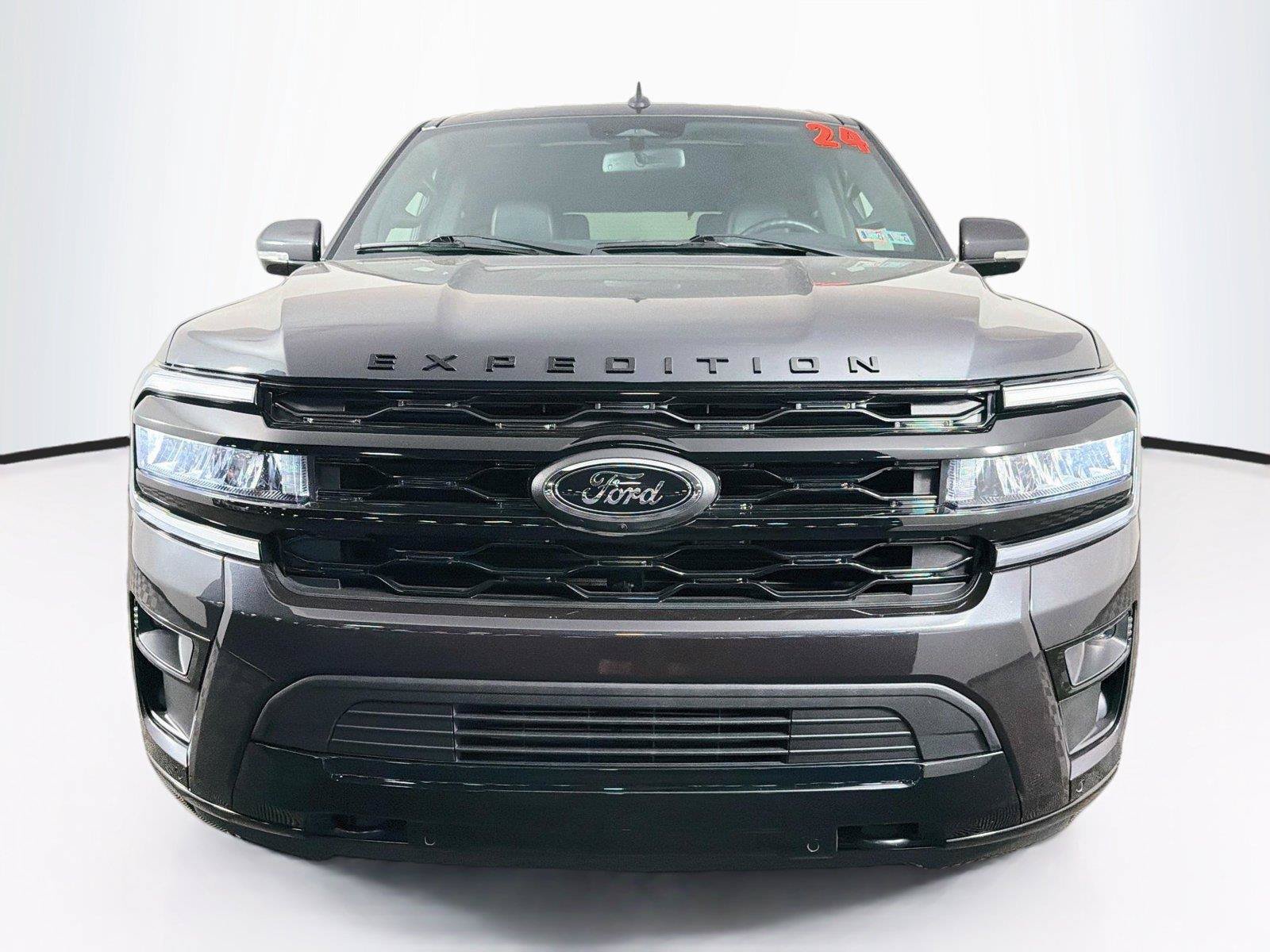 Used 2024 Ford Expedition Limited AWD/4WD image 6