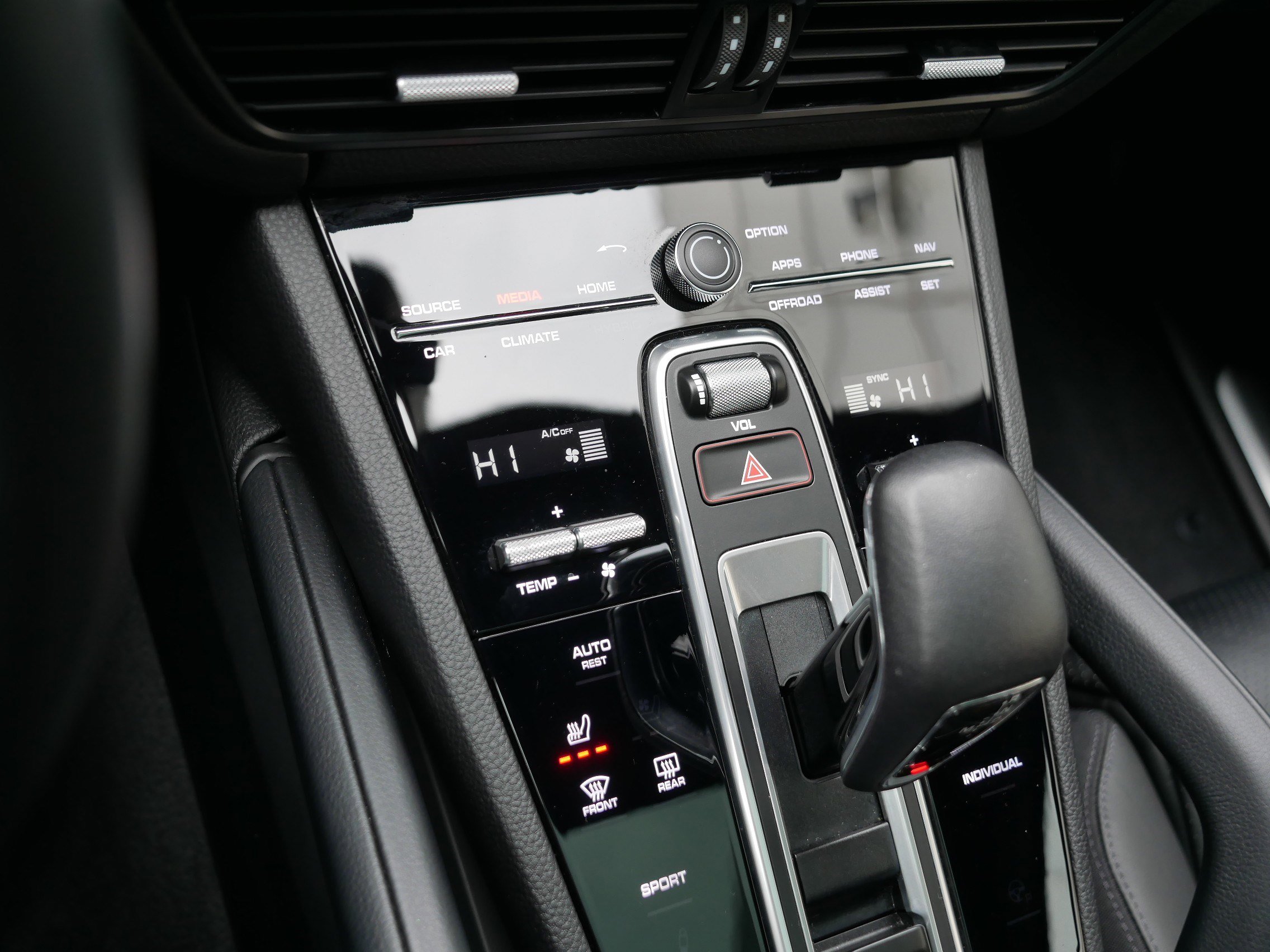 Used 2023 Porsche Cayenne image 23