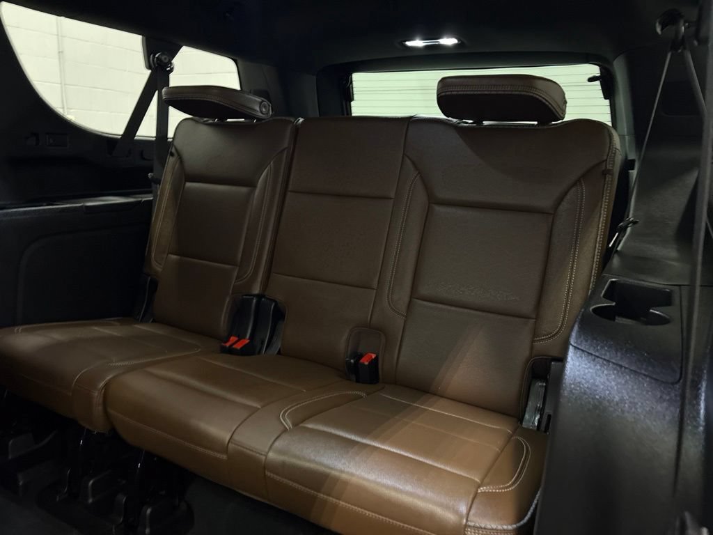 Used 2021 Chevrolet Suburban High Country w/ Premium Package AWD/4WD image 32