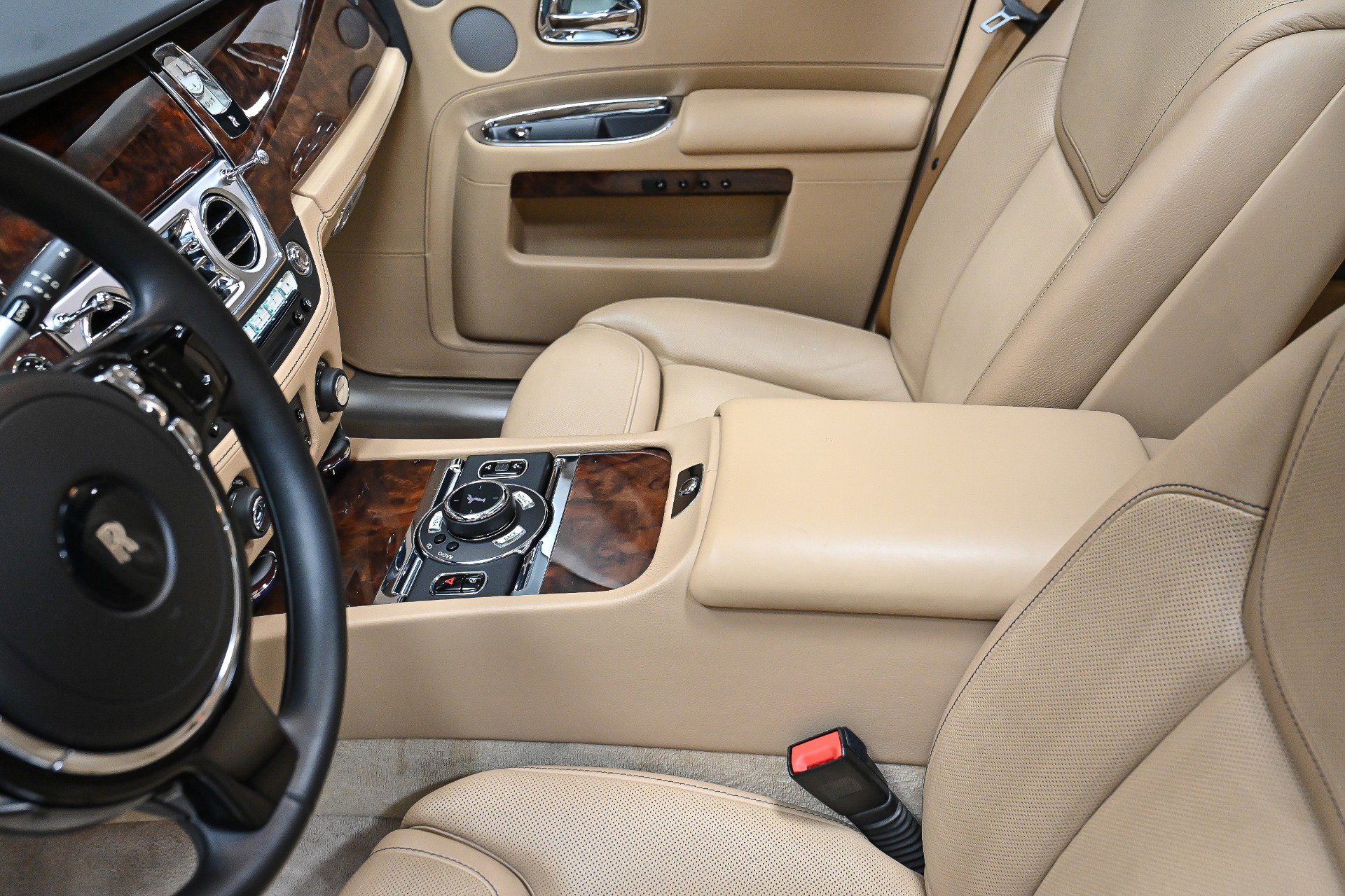 Used 2017 Rolls-Royce Ghost image 27